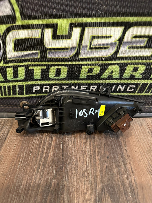 2021 AUDI R8 PASSENGER RIGHT INTERIOR DOOR HANDLE OEM