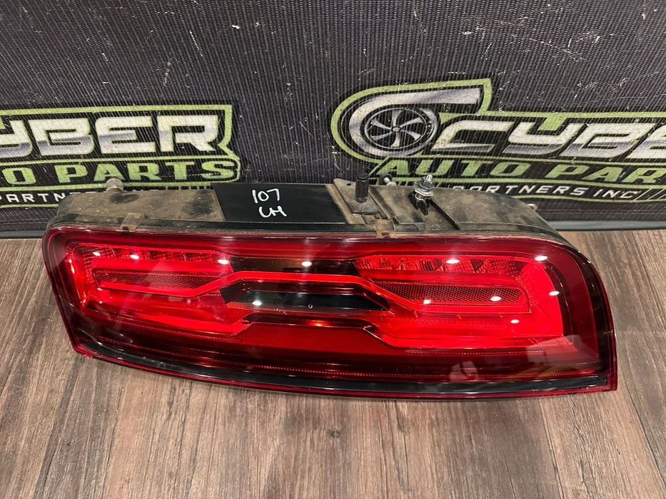 2014 AUDI R8 DRIVER LEFT LED TAIL LIGHT OEM *SCRATCHES 5-6* 420 945 095 L