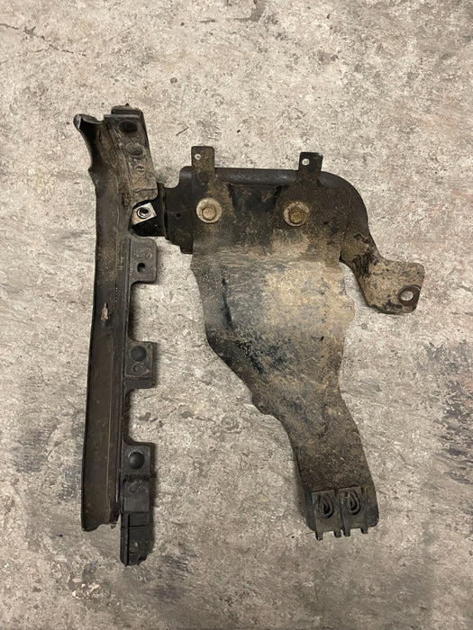 2017 2018 2019 FORD F250 F350 F450 FRONT BUMPER PASSENGER INNER BRACKET OEM
