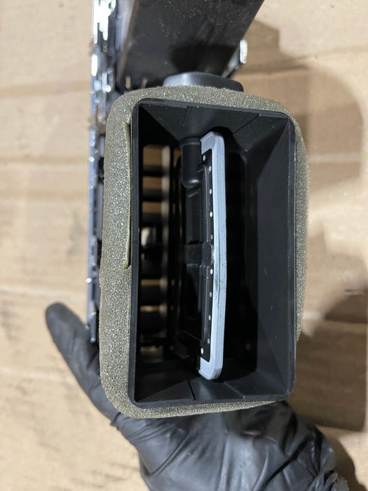 2017 DODGE RAM 2500 3500 LARAMIE RIGHT SIDE VENT W/ STORAGE OEM