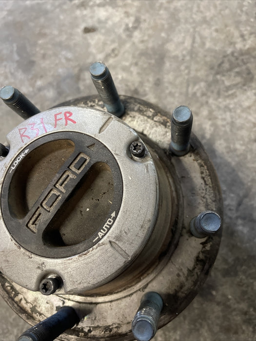 2018 FORD F250 F350 FRONT PASSENGER RIGHT AUTO LOCK WHEEL HUB ASSEMBLY OEM