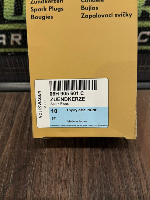 2018 AUDI R8 / VOLKSWAGON SPARK PLUG SET (5) OEM 06H 905 601 C 8K MILES