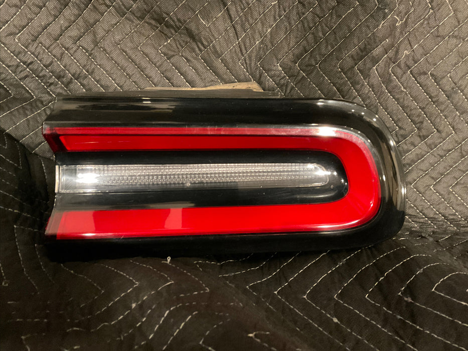 2015 DODGE CHALLENGER SCATPACK RIGHT PASSENGER REAR TAIL LIGHT OEM