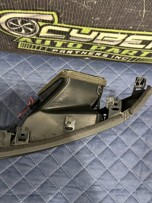 2014 AUDI R8 FRONT CENTER DASH AIR VENT A/C TRIM BEZAL 423 820 951