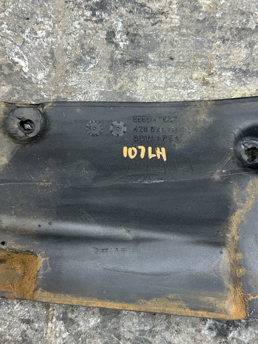 2014 AUDI R8 LEFT INNER FENDER END PLATE COVER OEM 420 821 111 OEM