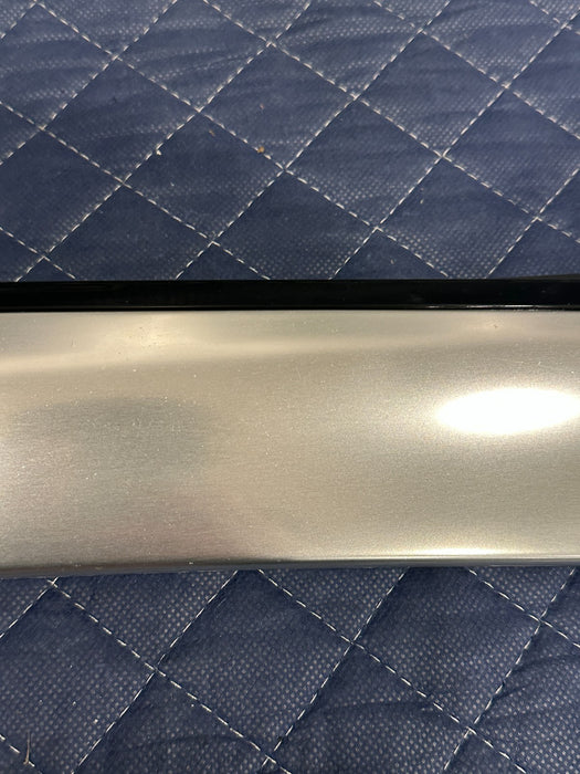 2014 AUDI R8 SPYDER RIGHT WINDSHIELD PILLAR MOLDING TRIM 427 853 266 D ~FLAW~