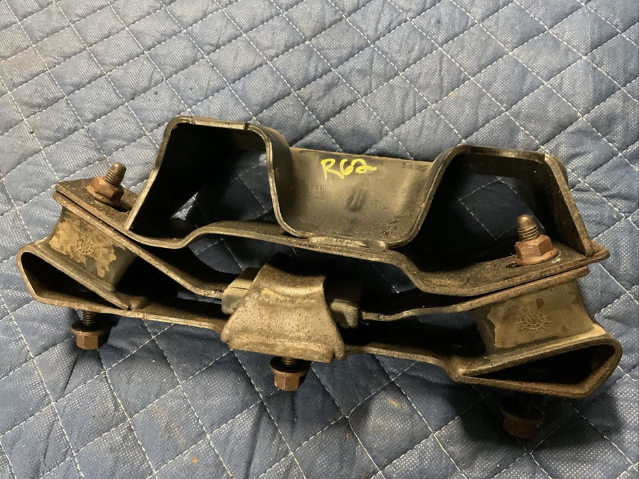 2017 DODGE RAM 3500 6.7L TRANSMISSION MOUNT OEM 52121494AB