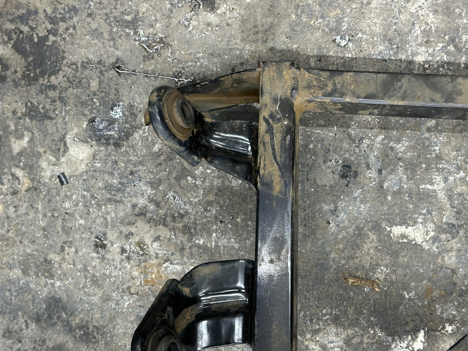 2014 AUDI R8 FRONT LEFT FENDER RADIATOR SUPPORT STRUCTURE MOUNT BRACKET OEM