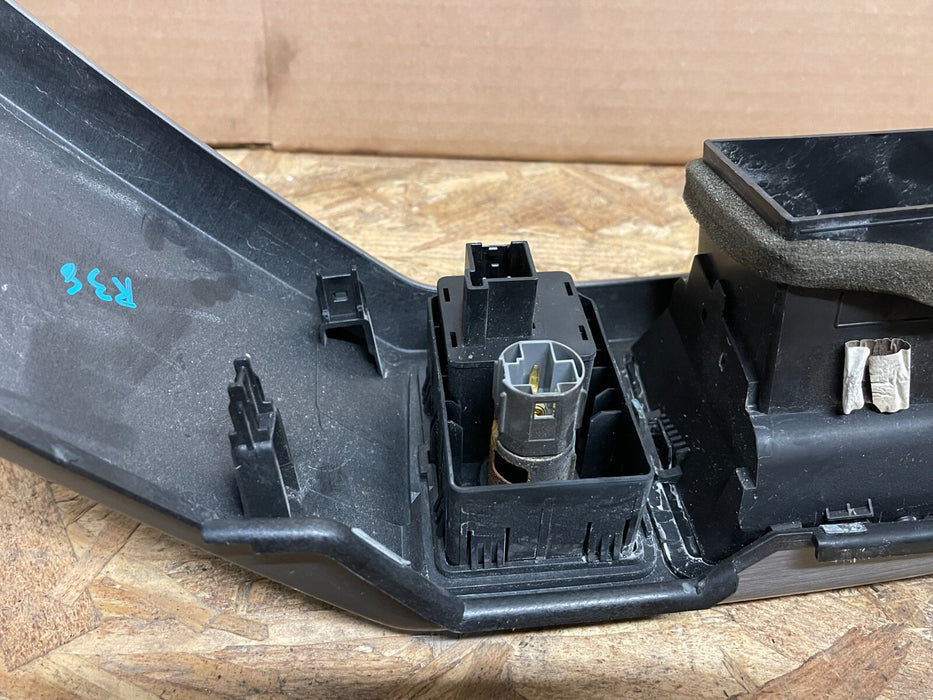 2017-2019 FORD F250 F350 PLATINUM PASSENGER RIGHT SIDE CENTER DASH AIR VENT TRIM