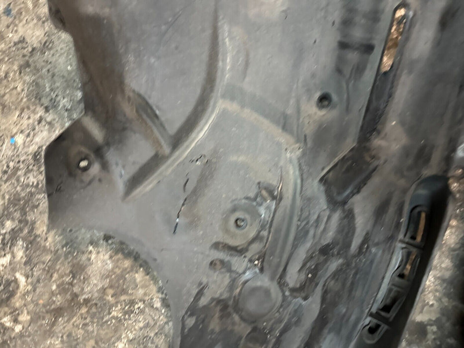 2020 BMW M4 F82 FRONT PASSENGER RIGHT FENDER LINER SET