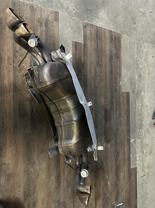 2017 AUDI R8 V10 EXHAUST MUFFLER SYSTEM OEM GENUINE 420 251 609 W/ SHEILD