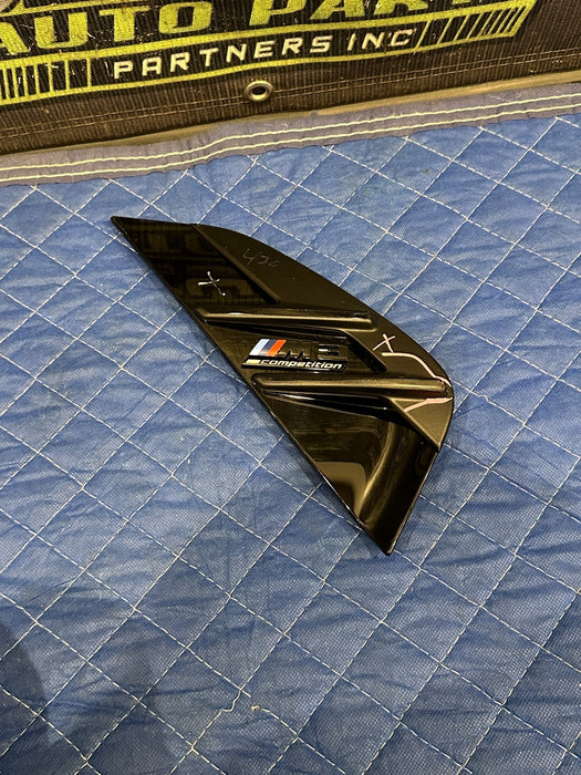 2024 BMW M3 COMPETITION FRONT RIGHT FENDER EMBLEM BADGE OEM *SCUFFS #3*