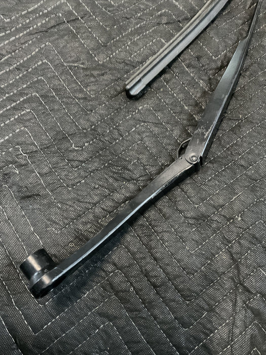 2015 DODGE CHALLENGER HELLCAT SRT WINDSHIELD WIPER LEFT DRIVER OEM