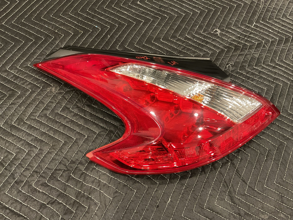 2011 NISSAN 370Z SPORT COUPE LH TAIL LIGHT LEFT DRIVER SIDE OEM 2009-2020~DAMAGE