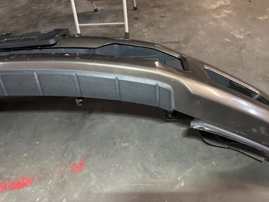 2017-2019 FORD F450 FRONT BUMPER ASSEMBLY OEM (READ/ MINOR DENTS/SCRATCHES)