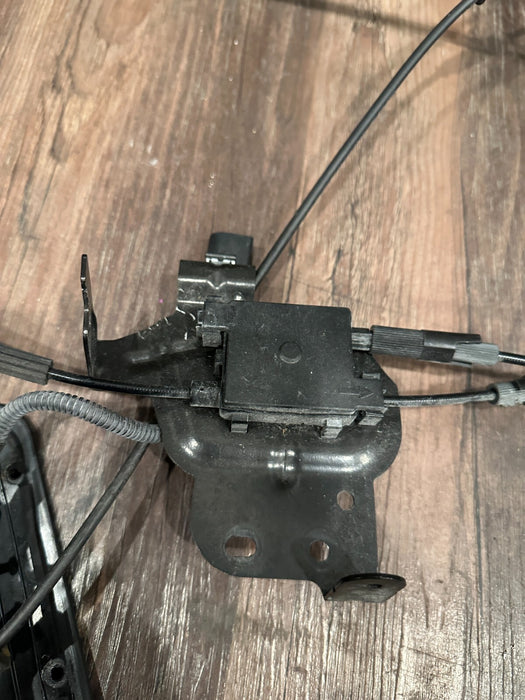 2021 AUDI R8 HOOD LATCH RELEASE CABLE ASSEMBLY OEM