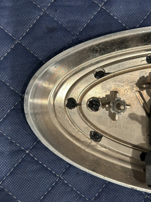 2017-2019 FORD F250 F350 F450 GRILLE EMBLEM WITH CAMERA OEM