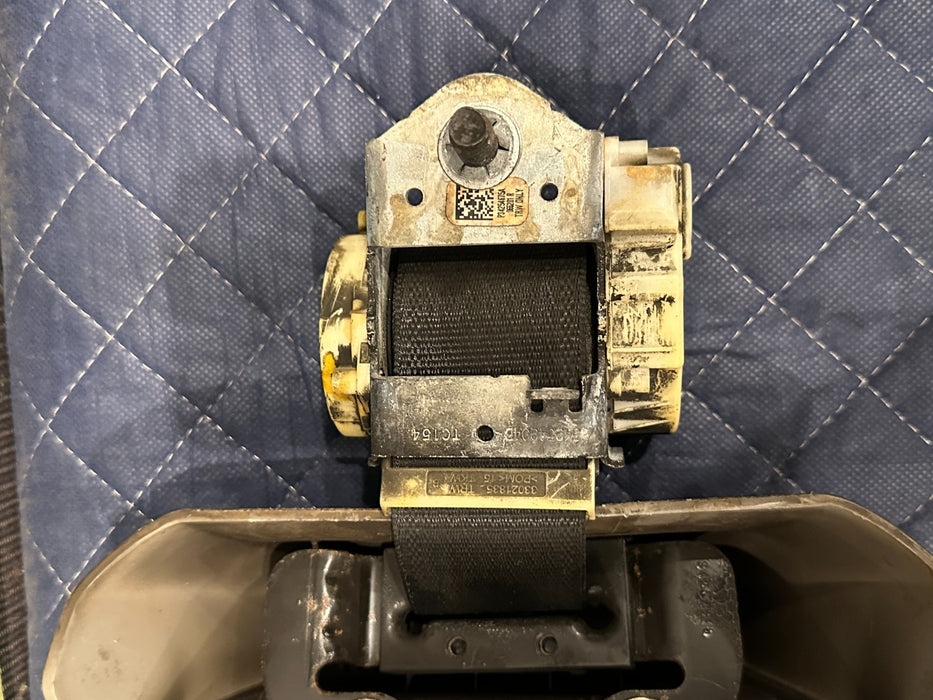 2017-2019 FORD F250 F350 F450 XLT REAR MIDDLE CENTER SEAT BELT SEATBELT OEM WEAR