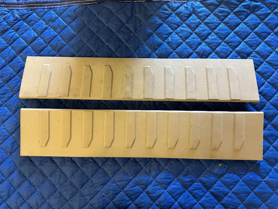2017-2019 FORD F250 F350 F450 LARIAT TAN FRONT SCUFF KICK PLATE SET PAIR OEM