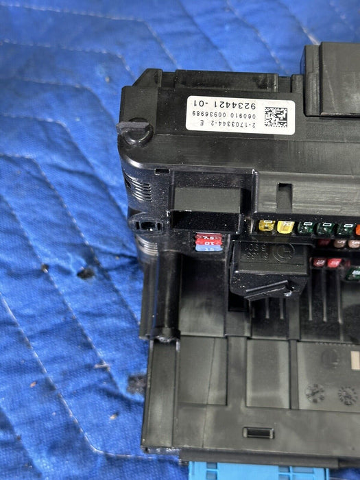 2011 BMW 550i F10 5 SERIES FUSE BOX POWER DISTRIBUTION JUNCTION RELAY 9234421-01