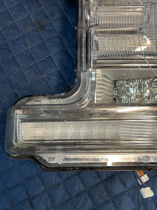 2017-2019 FORD F250 F350 F450 DRIVER LEFT LED HEADLIGHT OEM ~DAMAGE~
