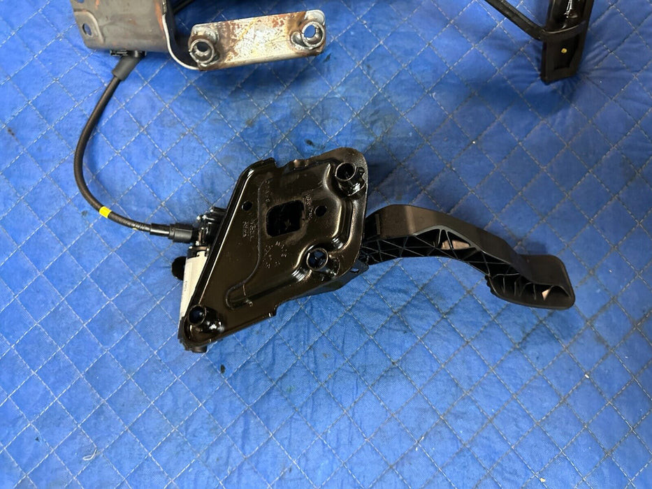 2017 2019 2021 2022 FORD F250 F450 PLATINUM GAS PEDAL & BRAKE PEDAL ASSEMBLY OEM