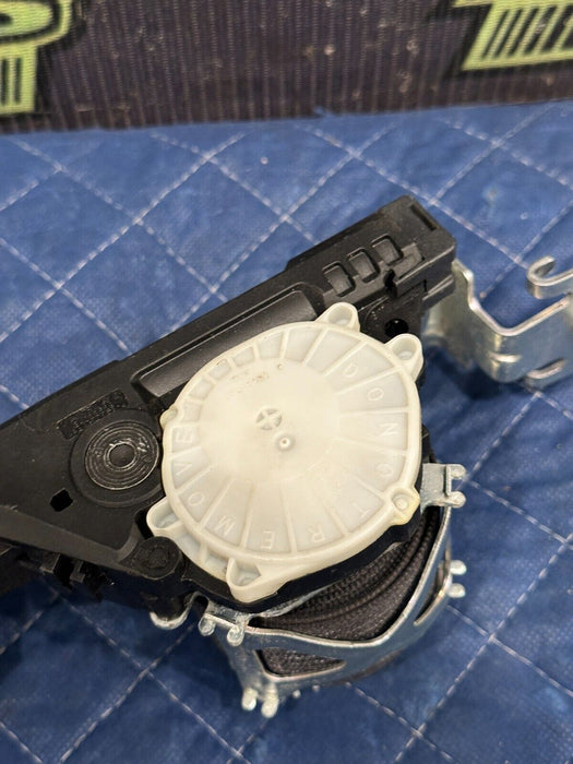 2017 RAM 3500 LARAMIE FRONT DRIVER LEFT SEAT BELT RETRACTOR BLACK OEM