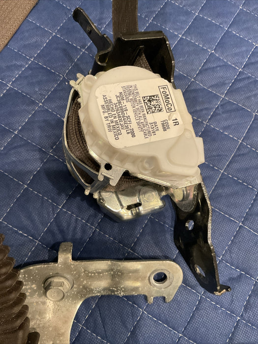 2018-2019 FORD F250 F350 F450 KING RANCH FRONT RIGHT SEATBELT OEM