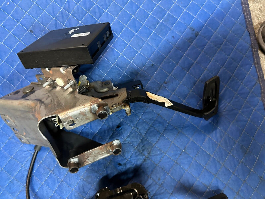 2017 2019 2021 2022 FORD F250 F450 PLATINUM GAS PEDAL & BRAKE PEDAL ASSEMBLY OEM