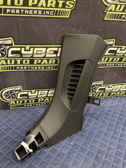 2018 AUDI R8 RIGHT SPYDER PILLAR TRIM COVER PANEL W/ SIDE VENTS 4S7 867 036
