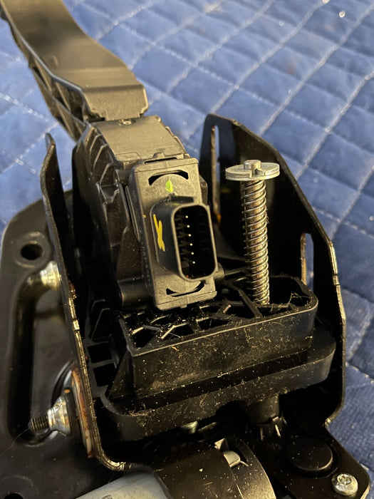 2017 2018 2019 FORD F250 F350 F450 LARIAT STOP BRAKE PEDAL OEM