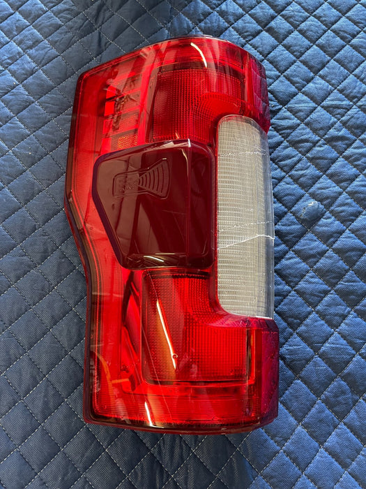 2017 2018 2019 FORD F250 F350 F450 DRIVER TAIL LIGHT BRACKET ONLY OEM *DAMAGED*