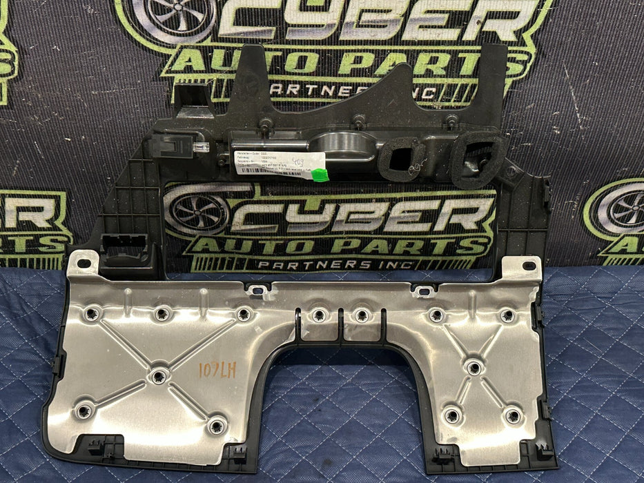 2014 AUDI R8 OEM FRONT LEFT DRIVER KNEE PAD KICK PANEL 423857557C 423 857 557 C