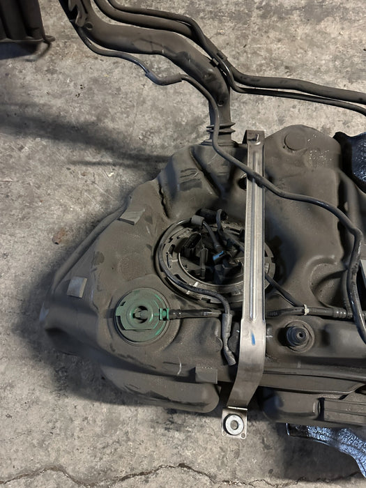 2015 MERCEDES BENZ C63S AMG FUEL TANK W/ FILLER NECK OEM
