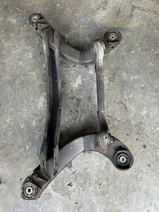 2016 MERCEDES C63 AMG OEM SEDAN REAR SUSPENSION CROSS-MEMBER SUBFRAME