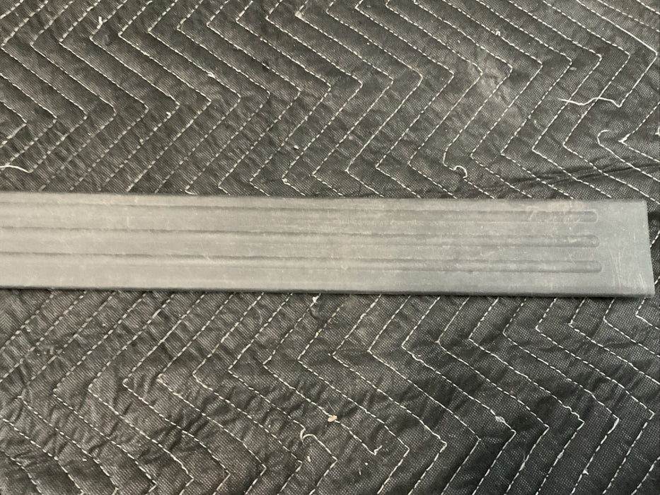 2016-2019 NISSAN TITAN FRONT LEFT KICK PLATE DOOR SILL OEM