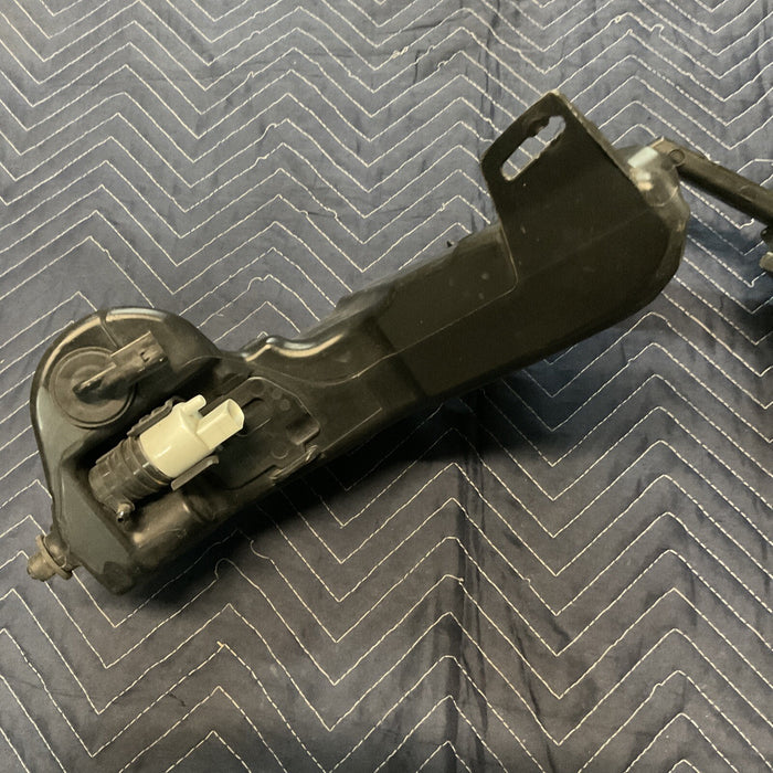 2017 MERCEDES C63 AMG-S WINDSHIELD WASHER TANK W/ NOZZEL OEM