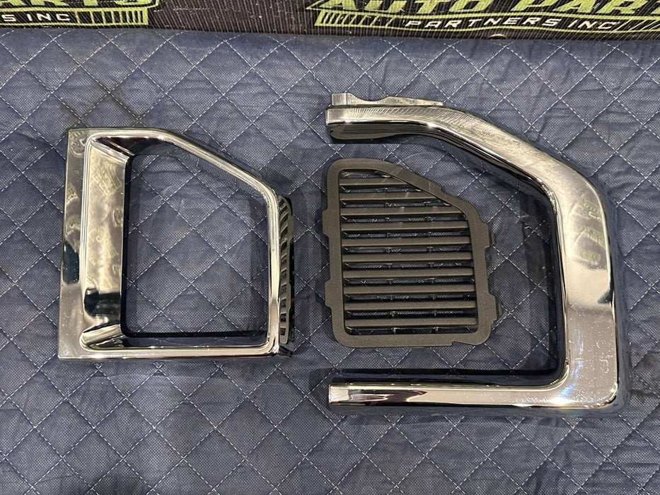 2020 2022 FORD F250 F350 PLATINUM FRONT RIGHT CHROME GRILLE TRIMS OEM LC3B 8200