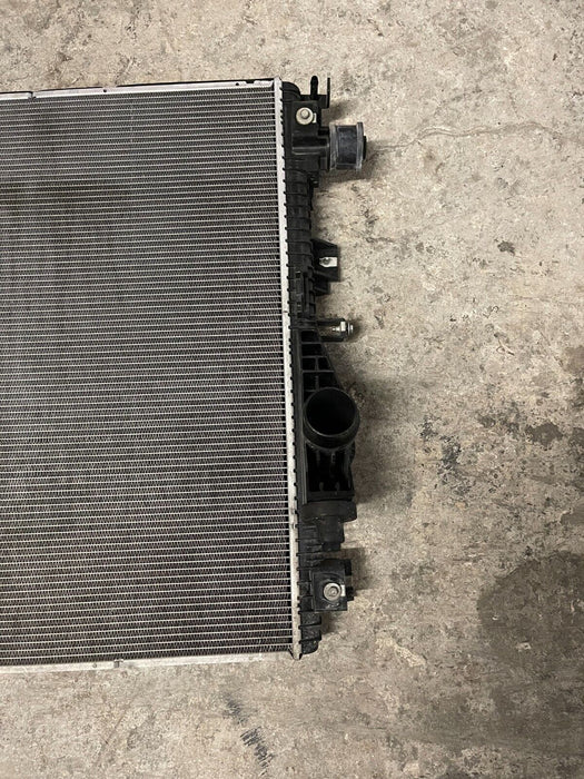 2017-2019 FORD F250 F350 6.7L DIESEL SUPERDUTY RADIATOR OEM *BENT*