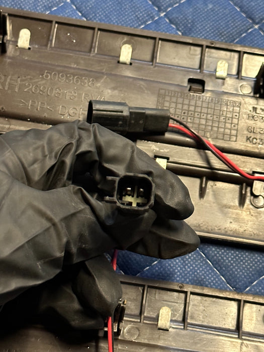 2020-2022 FORD F250 F350 LIMITED ILLUMINATED FRONT DOOR KICK PLATES *SCRATCHED