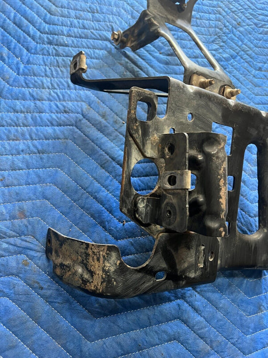 2016 NISSAN TITAN XD INNER FRONT RIGHT PASSENGER BUMPER BRACKET W/ FOGLIGHT OEM