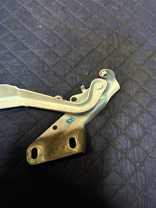 2018 DODGE CHARGER HELLCAT FRONT RIGHT PASSENGER HOOD HINGE OEM