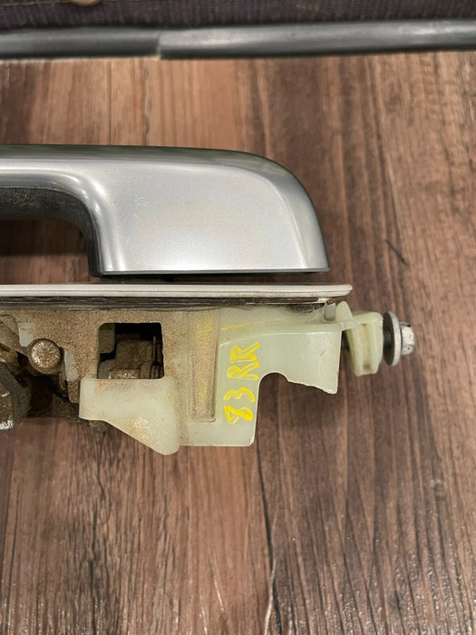 2017 2018 2019 FORD F250 F350 REAR RIGHT DOOR HANDLE (UG) OEM *SLIGHT SCUFFS*