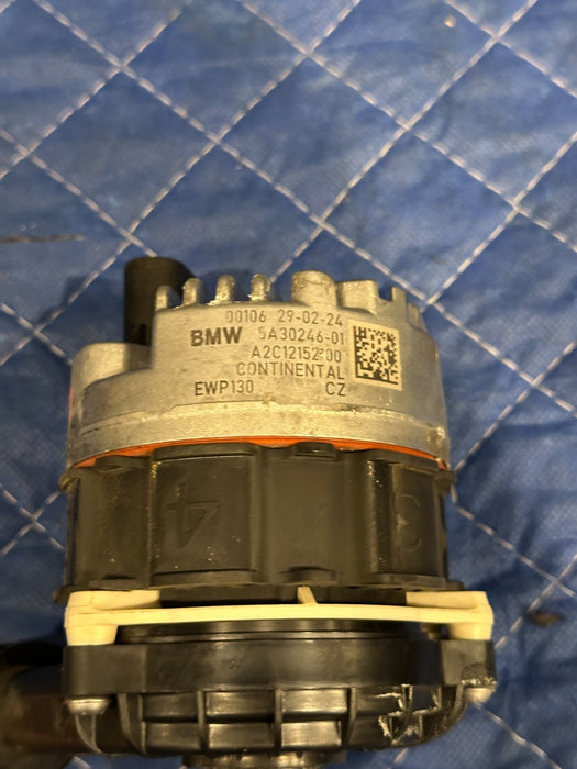 2024 BMW M3 M4 G80 G82 ENGINE AUXILIARY WATER PUMP OEM 5A30246