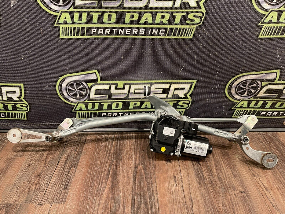 2020 BMW M8 COMP F92 FRONT WINDSHIELD WIPER MOTOR OEM