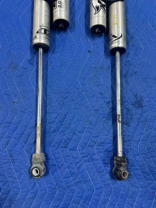 2019 FORD F350 FOX 2.0 PERFORMANCE 6 INCH LIFT REAR STRUTS PAIR W/RESERVOIR