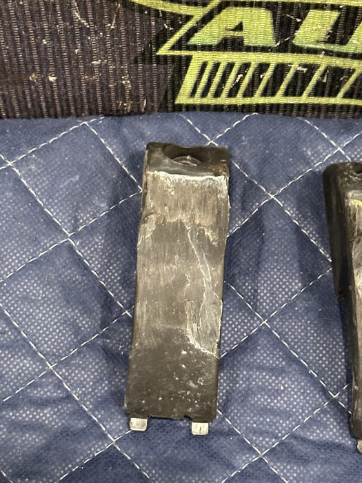 2021 AUDI R8 LEFT RIGHT UNDERRUN BRACKETS PAIR 4S0 825 841