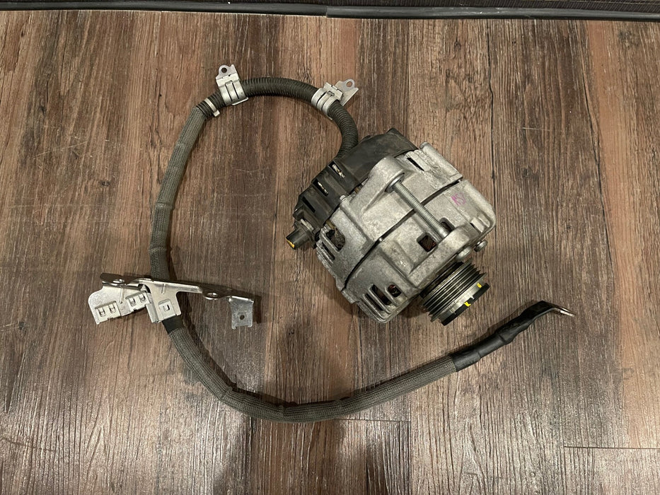 2017 MERCEDES-BENZ C63 AMG V8 ALTERNATOR GENERATOR W/ HOSE OEM 000 906 17 05