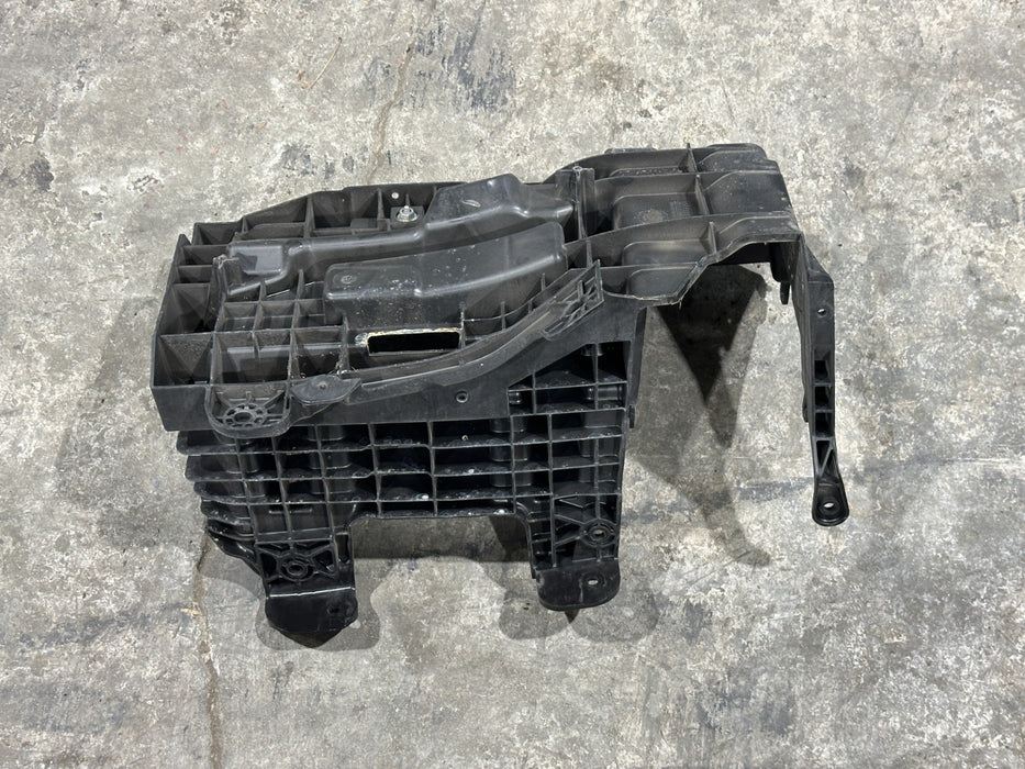 2021 RAM 2500 LARAMIE LEFT BATTERY TRAY HOLDER MOUNT OEM 68350659