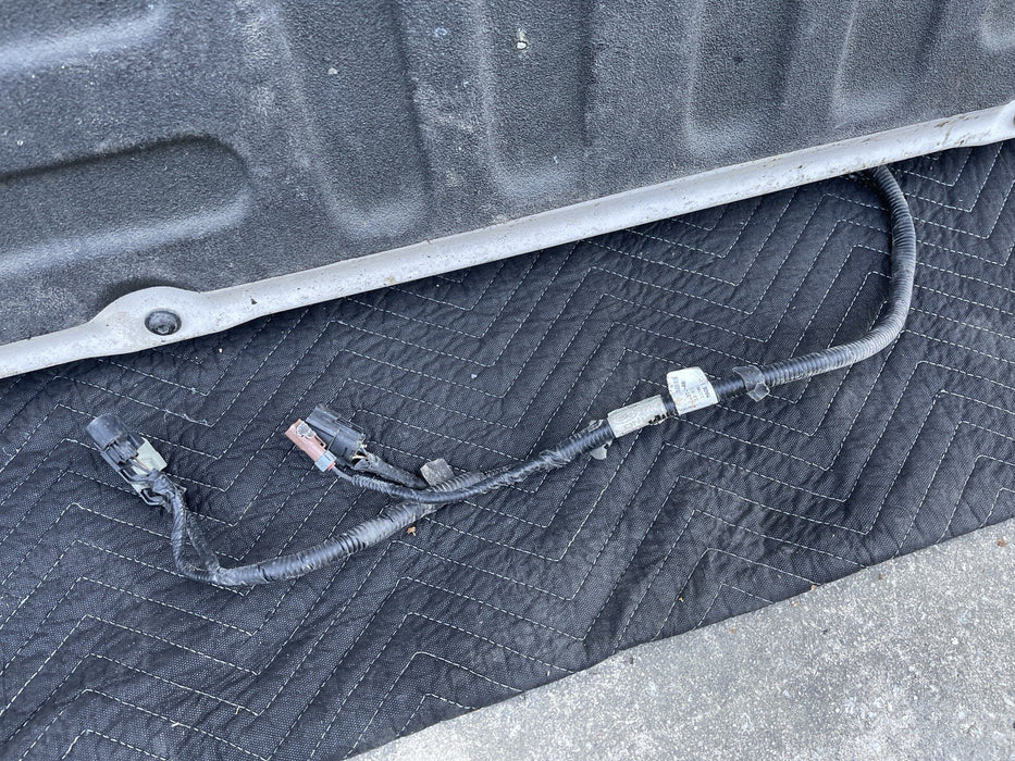 2017 2018 2019 FORD F250 F350 F450 PLATINUM TAILGATE W/ STEP METALLIC WHITE (UG)